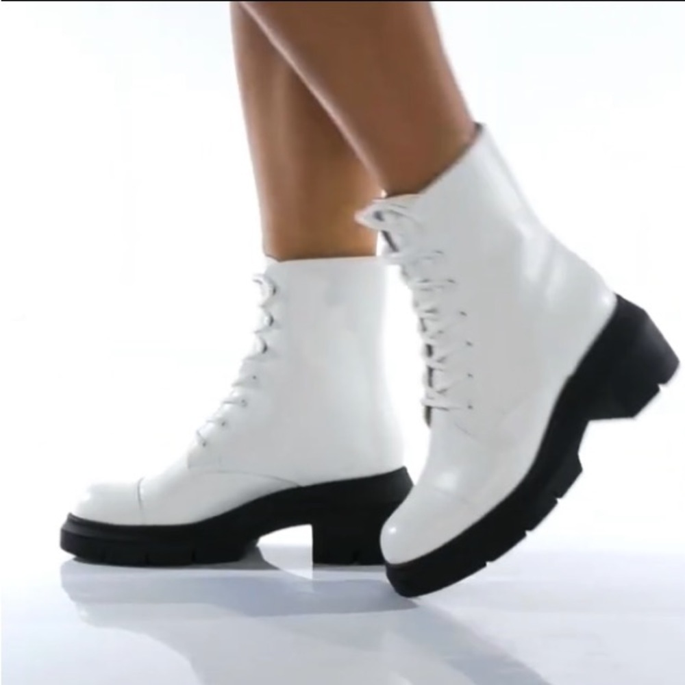 Stuart Weitzman Nisha leather bootie Combat Boots. NIB. 10.5C Lug Sole Heel